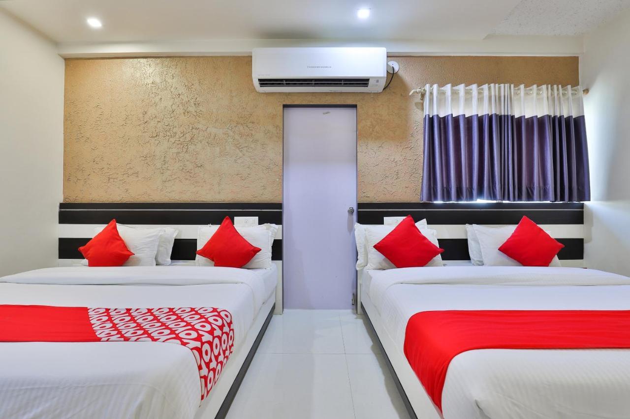 Oyo 18807 Vrajbhoomi Hotel โสมนัส ภายนอก รูปภาพ