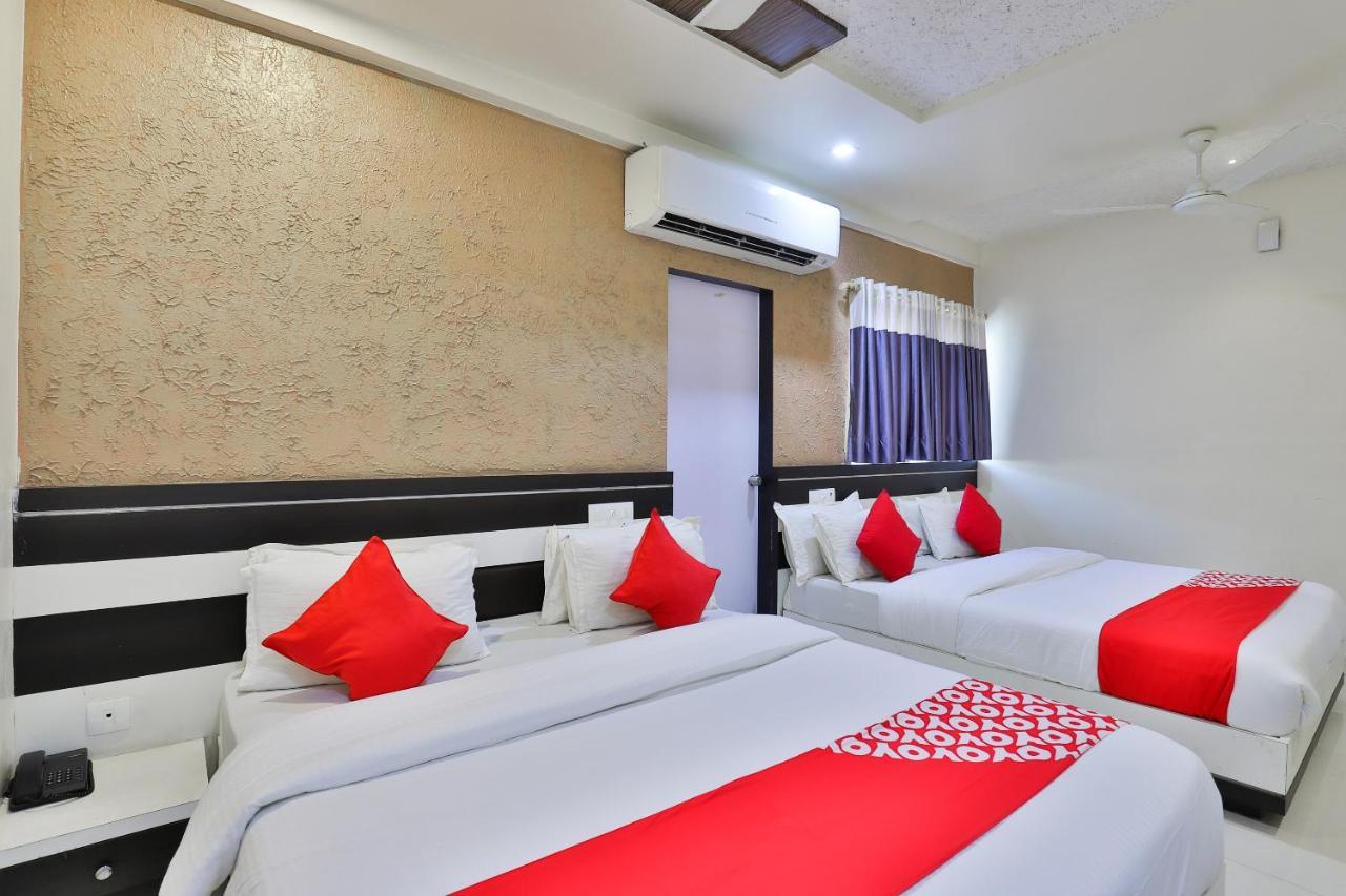 Oyo 18807 Vrajbhoomi Hotel โสมนัส ภายนอก รูปภาพ